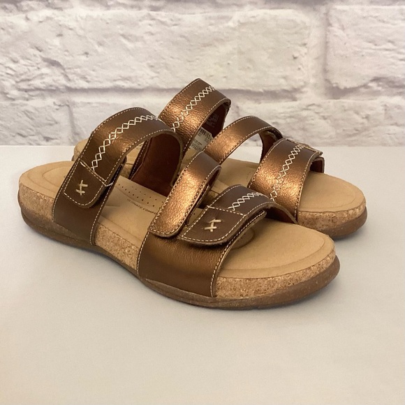 Clarks 9.5W Roseville Bay Women’s Leather Cork Copper Sandals Wide Comfort Shoes - Picture 2 of 9